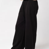 Wide-legged pants